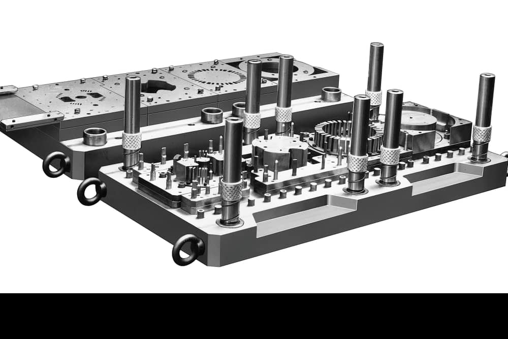 Progressive die for motorr core  manufactured in early times